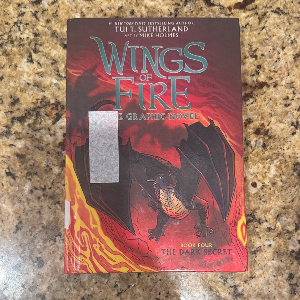 Wings of Fire: The Graphic Novel - The Dark Secret (Book Four)